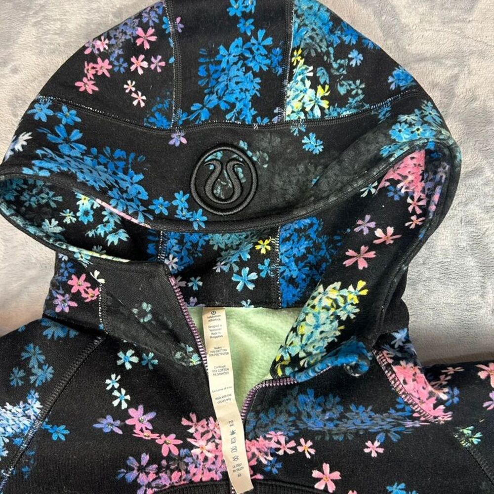 Lululemon jacket - Picture 2 of 6